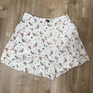 American Eagle Floral Mom High Waist Pleat Shorts